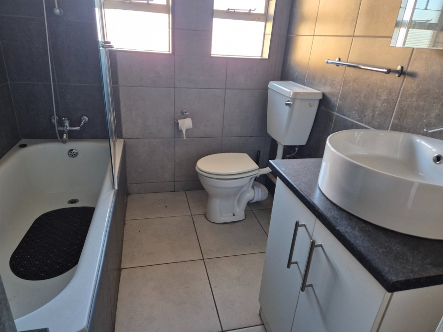 To Let 2 Bedroom Property for Rent in Die Bult North West